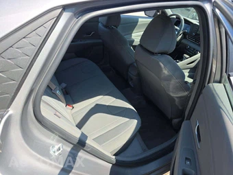 2026 Hyundai Elantra SEL Sport - miniatura 16