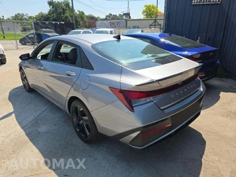 2026 Hyundai Elantra SEL Sport - miniatura 2