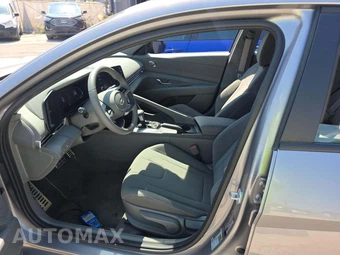 2026 Hyundai Elantra SEL Sport - miniatura 6