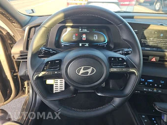 2026 Hyundai Elantra SEL Sport - miniatura 10