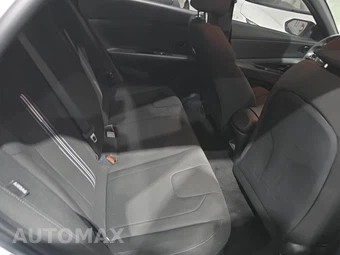 2026 Hyundai Elantra SEL Sport - miniatura 17