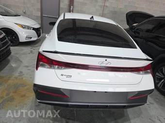 2026 Hyundai Elantra SEL Sport - miniatura 5