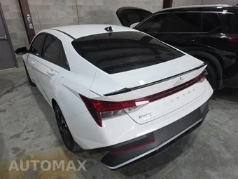 2026 Hyundai Elantra SEL Sport - miniatura 6