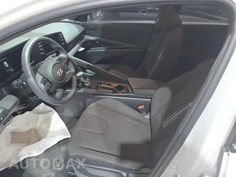 2026 Hyundai Elantra SEL Sport - miniatura 7