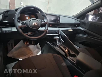 2026 Hyundai Elantra SEL Sport - miniatura 8