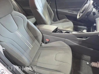 2026 Hyundai Elantra SEL Sport Premium - miniatura 17