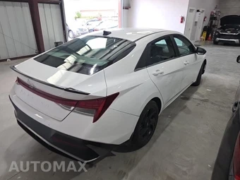 2026 Hyundai Elantra SEL Sport Premium - miniatura 4