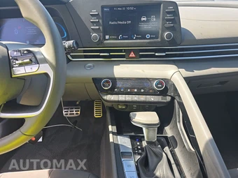2026 Hyundai Elantra SEL Sport Premium - miniatura 11