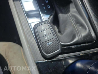 2026 Hyundai Elantra SEL Sport Premium - miniatura 5