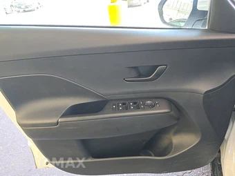 2026 Hyundai Kona SE - miniatura 9