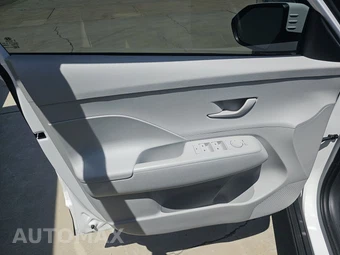 2026 Hyundai Kona SE - miniatura 9