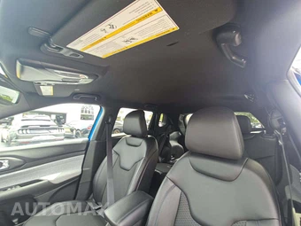 2026 Jeep Compass Latitude - miniatura 8