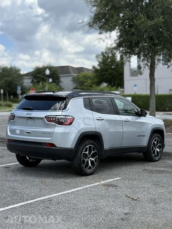 2026 Jeep Compass Limited - miniatura 4