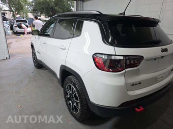 2026 Jeep Compass Trailhawk - miniatura 2
