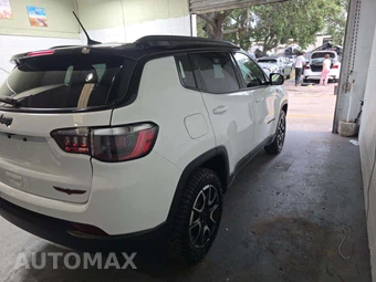 2026 Jeep Compass Trailhawk - miniatura 3