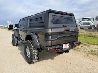2026 Jeep Gladiator Mojave X Crew Cab Medium Bed - miniatura 9