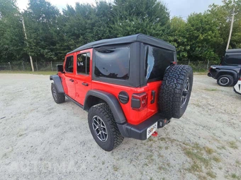 2026 Jeep Wrangler 4 Door Rubicon - miniatura 2