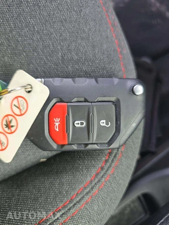 2026 Jeep Wrangler 4 Door Rubicon - miniatura 5
