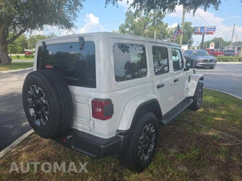 2026 Jeep Wrangler 4 Door Sahara - miniatura 3