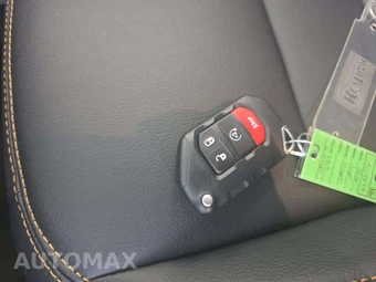 2026 Jeep Wrangler 4 Door Sahara - miniatura 8