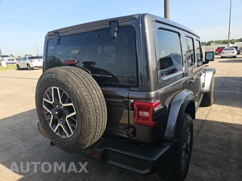 2026 Jeep Wrangler 4 Door Sahara - miniatura 4