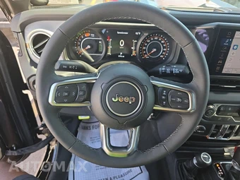2026 Jeep Wrangler 4 Door Sahara - miniatura 10
