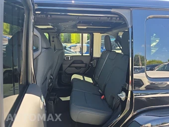 2026 Jeep Wrangler 4 Door Sahara - miniatura 13
