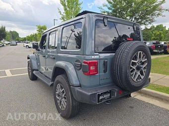 2026 Jeep Wrangler 4 Door Sahara - miniatura 2