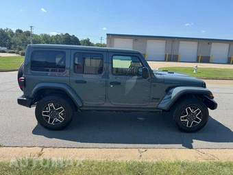 2026 Jeep Wrangler 4 Door Sahara - miniatura 5