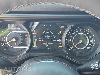 2026 Jeep Wrangler 4 Door Sahara - miniatura 12