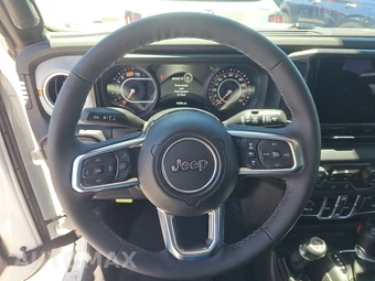 2026 Jeep Wrangler 4 Door Sahara - miniatura 10