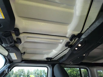 2026 Jeep Wrangler 4 Door Sahara - miniatura 18