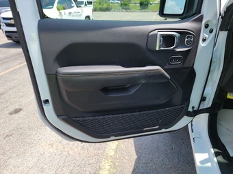 2026 Jeep Wrangler 4 Door Sahara - miniatura 9