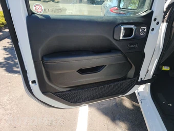 2026 Jeep Wrangler 4 Door Sahara - miniatura 9