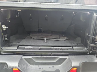 2026 Jeep Wrangler 4 Door Sahara - miniatura 16