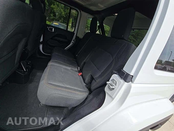2026 Jeep Wrangler 4 Door Sahara - miniatura 13