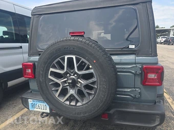 2026 Jeep Wrangler 4 Door Sahara - miniatura 5