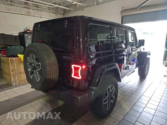 2026 Jeep Wrangler 4 Door Sahara - miniatura 3