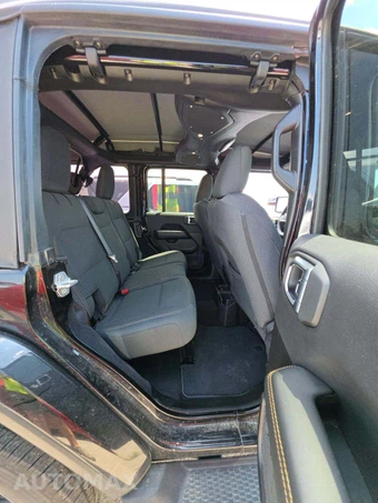 2026 Jeep Wrangler 4 Door Sahara - miniatura 16