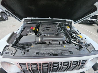 2026 Jeep Wrangler 4 Door Sahara - miniatura 15