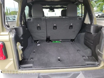 2026 Jeep Wrangler 4 Door Sahara - miniatura 16