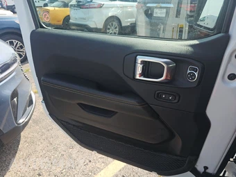 2026 Jeep Wrangler 4 Door Sahara - miniatura 9