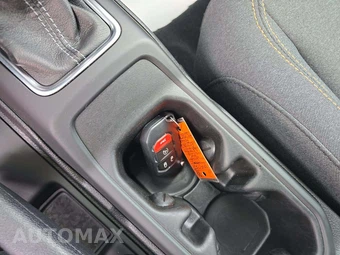 2026 Jeep Wrangler 4 Door Sahara - miniatura 8
