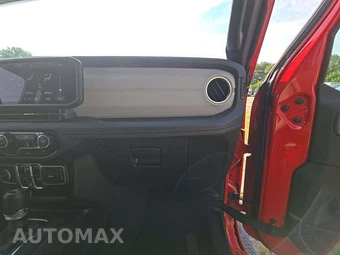 2026 Jeep Wrangler 4 Door Sahara - miniatura 16