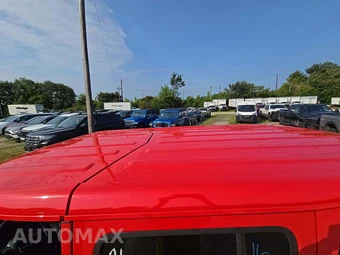 2026 Jeep Wrangler 4 Door Sahara - miniatura 9