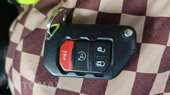 2026 Jeep Wrangler 4 Door Sahara - miniatura 17
