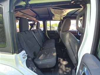 2026 Jeep Wrangler 4 Door Sahara - miniatura 13