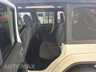 2026 Jeep Wrangler 4 Door Sahara - miniatura 13