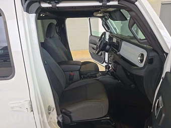 2026 Jeep Wrangler 4 Door Sahara - miniatura 18