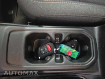 2026 Jeep Wrangler 4 Door Sahara - miniatura 8